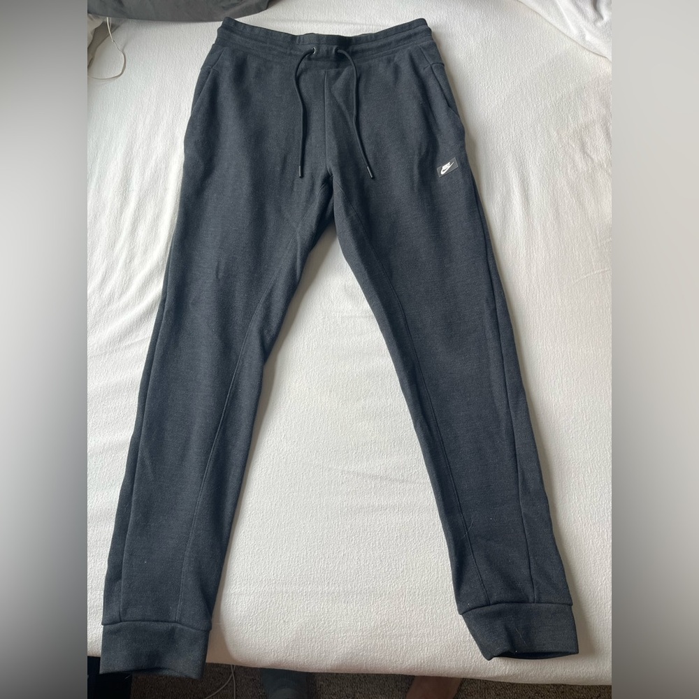 Nike jogger sweatpants, small. Zipper back pocket.